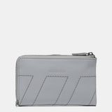 Cartera mediana con detalles pasados en piel gris