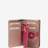 Medium wallet with metal clasp in pink leather