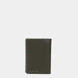 Cartera de hombre de piel con protección RFID en verde