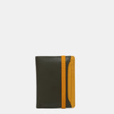 Cartera de hombre de piel combinada con protección RFID en verde