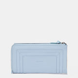 Cartera grande de piel azul claro