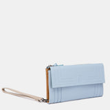 Cartera grande de piel azul claro