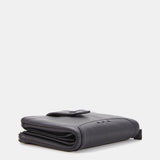 Cartera pequeña de piel negra