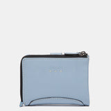 Kleines Portemonnaie aus hellblauem Leder