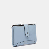 Kleines Portemonnaie aus hellblauem Leder