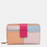 Cartera mediana de piel fucsia