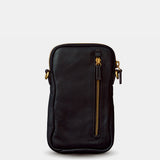 Handytasche aus schwarzem Leder.
