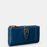 Große Damenbörse aus blauem Leder.