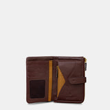 Medium women's wallet in brown leather.
