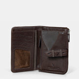 Medium women's wallet in brown leather.