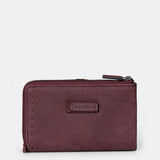 Medium women's wallet in burgundy leather.