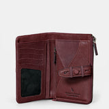 Medium women's wallet in burgundy leather.