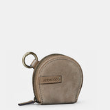 Damenbrieftasche aus taupefarbenem Leder.