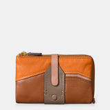 Medium-sized women's wallet in cognac leather.