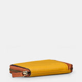 Women's cardholder in yellow leather.