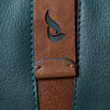 Cartera mediana de mujer en piel azul