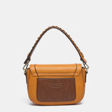 Schultertasche aus recyceltem Material in Bernsteinfarbe.