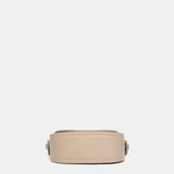 Kleine Umhängetasche aus recycelten Materialien in Blau.