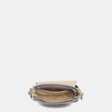 Kleine Umhängetasche aus recycelten Materialien in Blau.