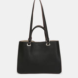 Bolso de mano troquelado en materiales reciclados negro