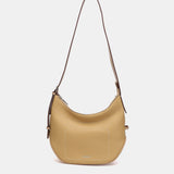 Umhängetasche aus recyceltem Material in Camel.