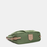 Tasche - Rucksack aus recycelten und gepolsterten Materialien in Grün.