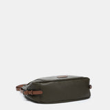 Bolso multifuncional en materiales reciclados verde