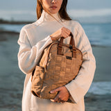 Mochila en nylon reciclado camel
