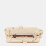 Beigefarbene Makramee-Clutch