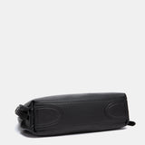 Bolso de hombro con borla negro