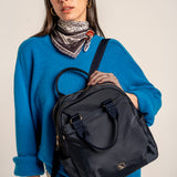 Rucksack aus recycelten Materialien in Blau.