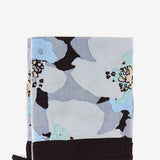 Viscose scarf with floral print in grey tones