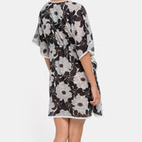 Caftán de algodón con estampado floral en blanco y negro