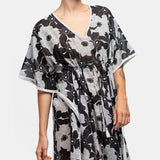 Caftán de algodón con estampado floral en blanco y negro