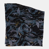 Viskoseschal mit schwarzem abstraktem Druck