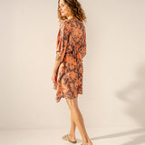 Baumwollkaftan mit orangefarbenem abstraktem Aufdruck