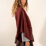 Poncho mit Schleife in Bordeaux.