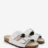 Sandalia plana en plateado