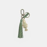 Llavero charm pez en piel turquesa