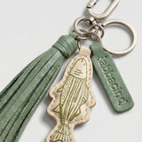 Llavero charm pez en piel turquesa